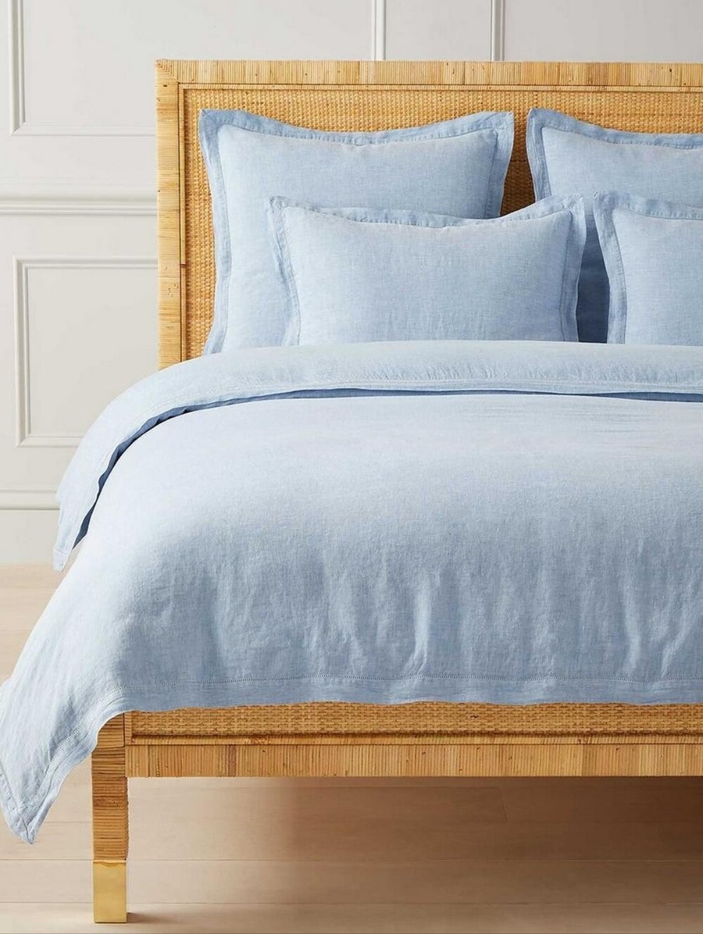 Serena & Lily Blue Chambray Linen "Portofino" Duvet Cover, Sz Q